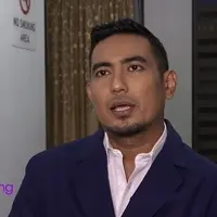 Biasanya, masyarakat yang merayakan Hari Raya Natal identik dengan tradisi tukar kado. Tetapi keluarga Rio Febrian tidak melakukan tradisi tukar kado dari tahun ke tahun.