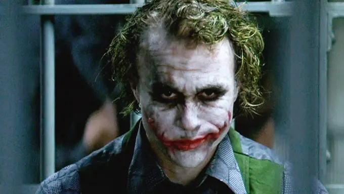 [Bintang] Heath Ledger (Joker)