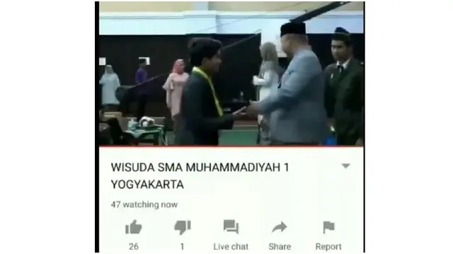 Niat Salaman Dengan Kepala Sekolah Saat Wisuda, Aksi Siswa Ini Bikin Senyum Sendiri
