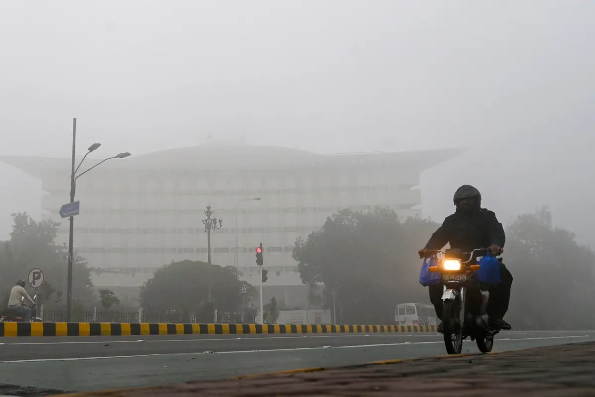 Kian Pekat, Kabut Polusi Udara Selimuti Kota Lahore Pakistan