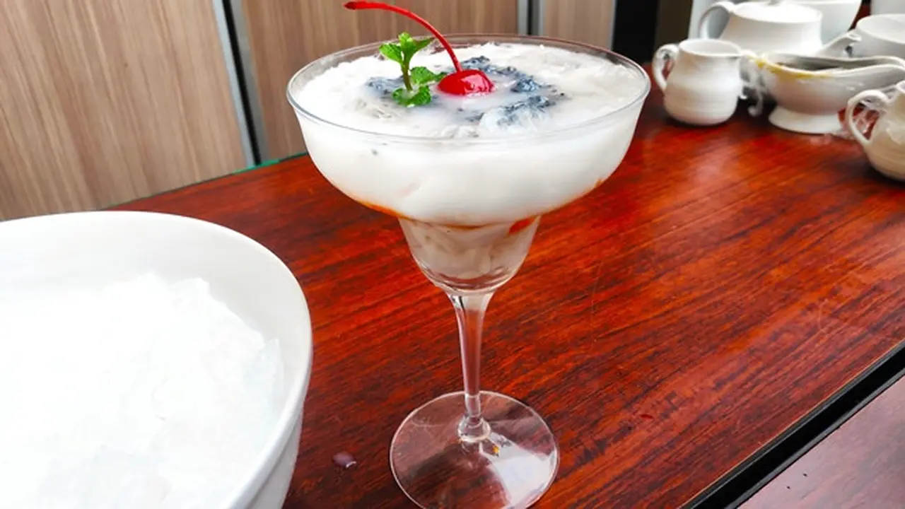Minuman Laksamana Mengamuk yang merupakan minuman khas Melayu Riau.