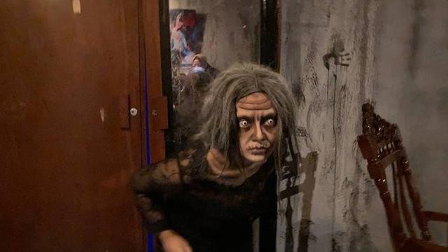 6 Potret Seram Rumah Sandekala, Uji Nyali Bak Jurnal Risa