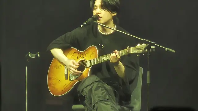 Suga BTS di konser Agust D Tour D-D2 in Jakarta difoto dengan Galaxy S23 Ultra. (Liputan6.com/ Agustin Setyo W).