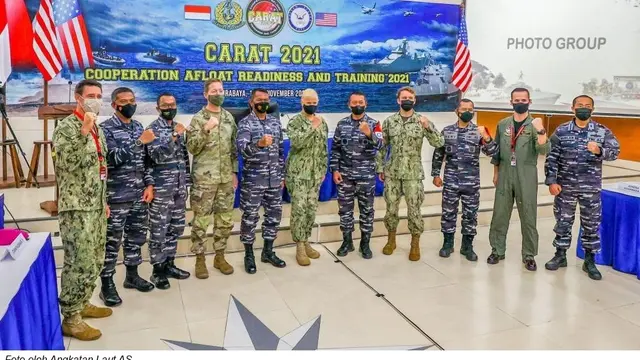 Personel militer Amerika Serikat dan Indonesia memulai Cooperation Afloat Readiness and Training (CARAT) Indonesia. (Dok Kedubes AS)