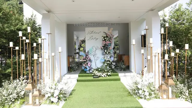 7 Potret Dekorasi Lamaran Rizky Billar dan Lesty Kejora, Mewah Serba Putih