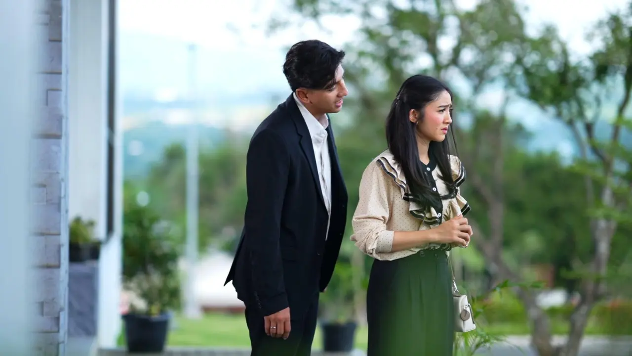 Cinta di Bawah Tangan