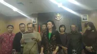 GKR Hemas anggota DPD RI sekaligus permaisuri Keraton Yogyakarta dalam jumpa pers menanggapi keputusan Badan Kehormatan (BK) DPD RI yang memberhentikan dirinya. (Liputan6.com/ Switzy Sabandar)