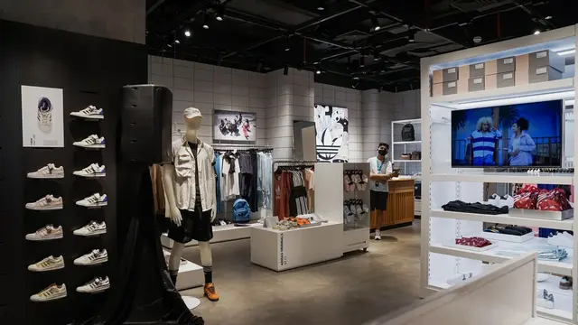 Store adidas Indonesia di Plaza Indonesia