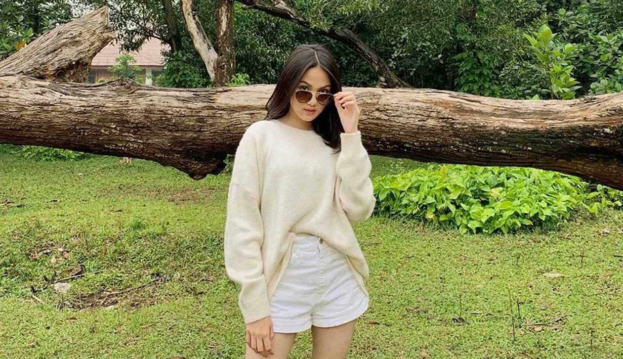 Selain film, Aisyah Aqilah juga main dalam sinetron sejak tahun 2016 berjudul Super Puber yang ditayangkan SCTV. Ia pun berperan sebagai Zahra dalam sinetron yang melambungkan namanya. (Liputan6.com/IG/@aisyahaqilahh)