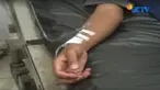 Ma'in memukul korban di pipi dan kepala korban hingga terbentur tembok. Atas kejadian ini, mediasi telah dilakukan Kepala Sekolah SMPN 10.