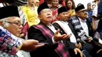 Saat upacara pemberian marga bagi Kahiyang Ayu, tersebut rencana pemberian marga untuk Presiden Jokowi.