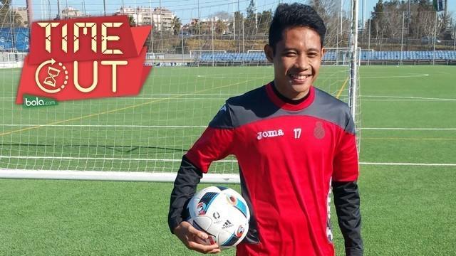 Bintang Selangor FA, Andik Vermansah yakin Evan Dimas akan sukses bersama Espanyol B dikarenakan tekad yang kuat untuk pergi kesana.