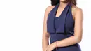Runner Up Miss Earth Indonesia 2018 Aluna Rifani berpose seusai wawancara di kantor KLY, Jakarta, Jumat (23/11). Aluna akan mempersiapkan diri mengikuti ajang Miss Intercontinental di Filipina pada Januari 2019 nanti. (Liputan6.com/Herman Zakharia)