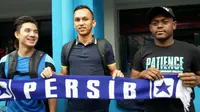 Tiga pemain PBR, Kim Jeffrey Kurniawan, Rachmad Hidayat, dan David Laly tiba di mes Persib, Kamis (21/1/2016).