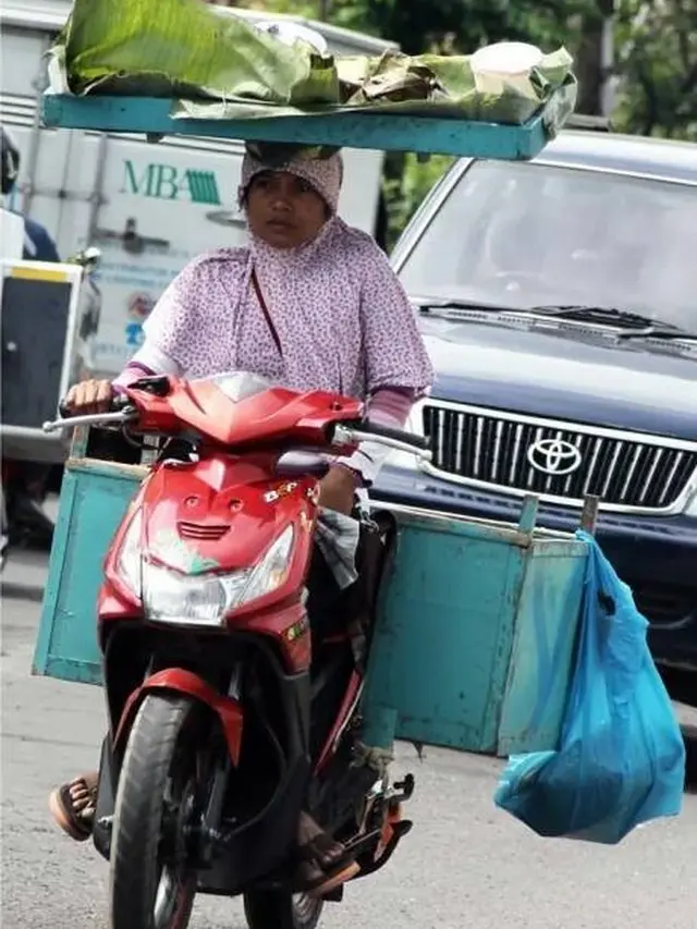 6 Potret The Power Emak Emak Saat Beraksi Ini Bikin Geleng Kepala