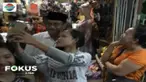 Djarot juga menyempatkan diri mendengarkan keluh kesah warga dan pedagang pasar.