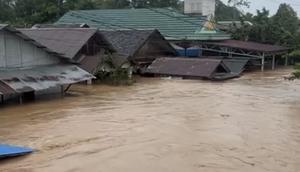 Banjir Setinggi Atap Rumah Rendam Tebing Tinggi Kalsel (AntaraNews)