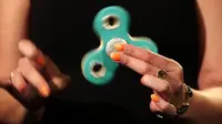 Nggak cuma seru dimainkan, fidget spinner yang satu ini ternyata bisa dimakan dan bikin kamu kenyang. (Foto: YouTube.com)