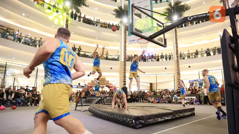 Foto: Melihat Aksi Memukau Freestyler Basket Asal Hungaria di Festival Slamdunk Kota Kasablanka