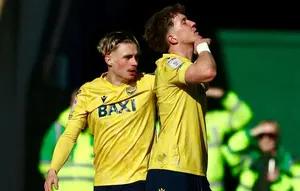 Ole Romeny mencetak satu gol saat Oxford United kalah 2-3 dari Coventry City dalam laga EFL Championship, Sabtu (1/3/2025). (Instagram/oleromeny)