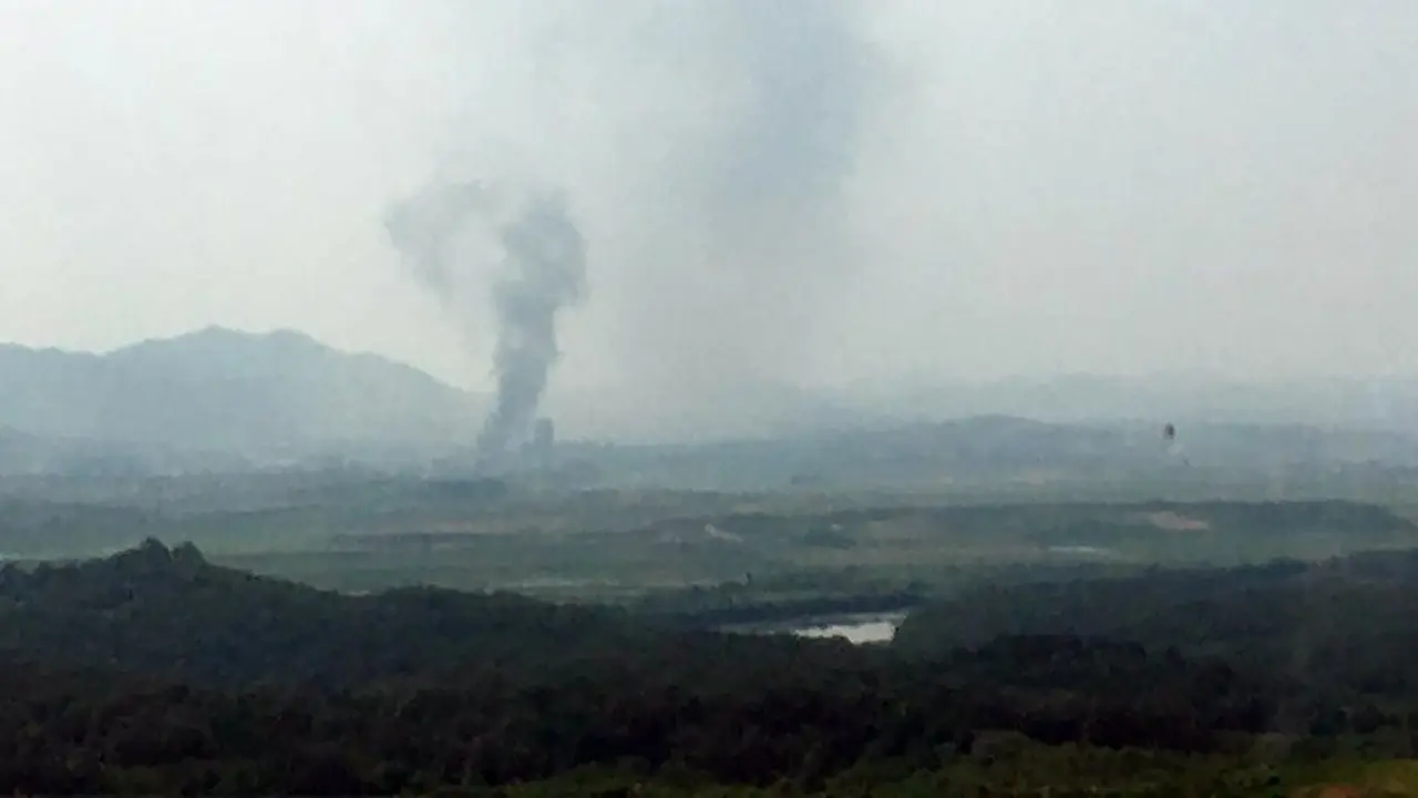 Kantor komunikasi antar-Korea diledakan Korut.