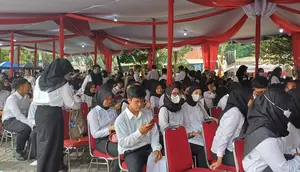 Badan Kepegawaian Negara (BKN) menggelar tes Seleksi Kompetensi Dasar (SKD) CPNS 2023 di Kantor Pusat BKN, Cililitan, Jakarta Timur, Kamis (9/11/2023). (Maulandy/Liputan6.com)