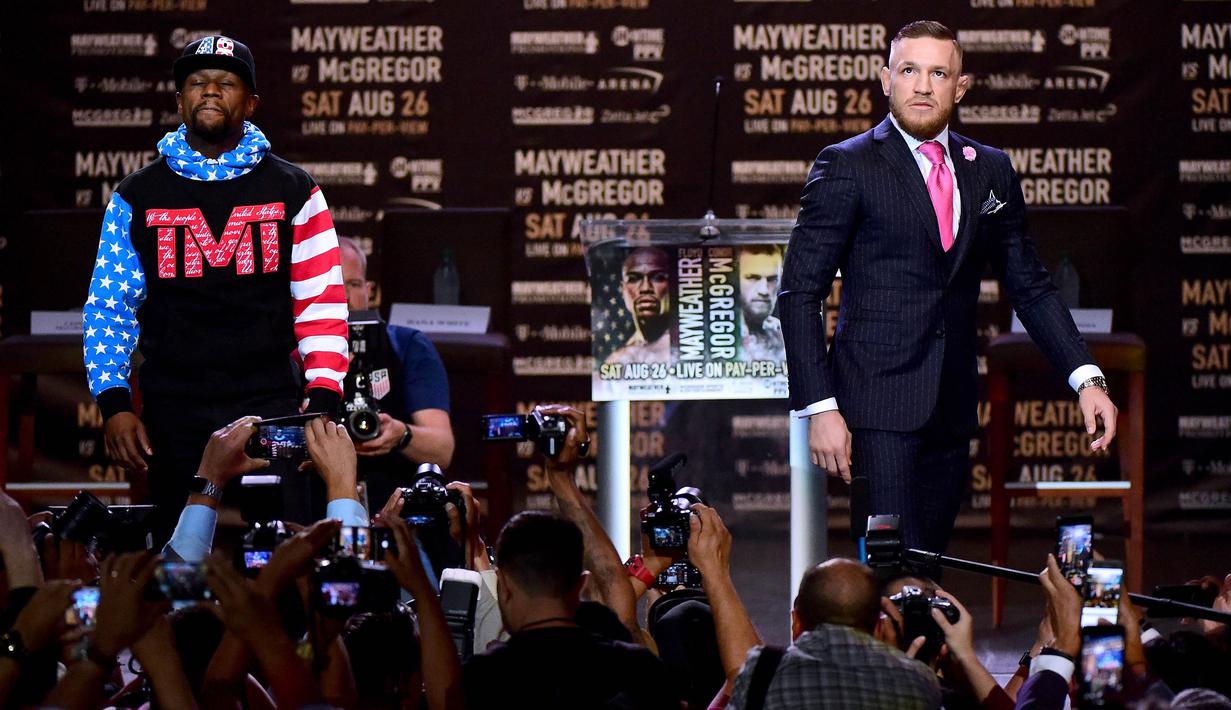 Di usia 40 tahun, Mayweather Jr tetap difavoritkan karena pertarungan menggunakan aturan tinju. (AFP/Harry How)