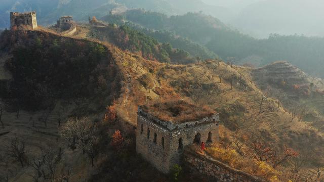 Tembok Besar China saat musim gugur
