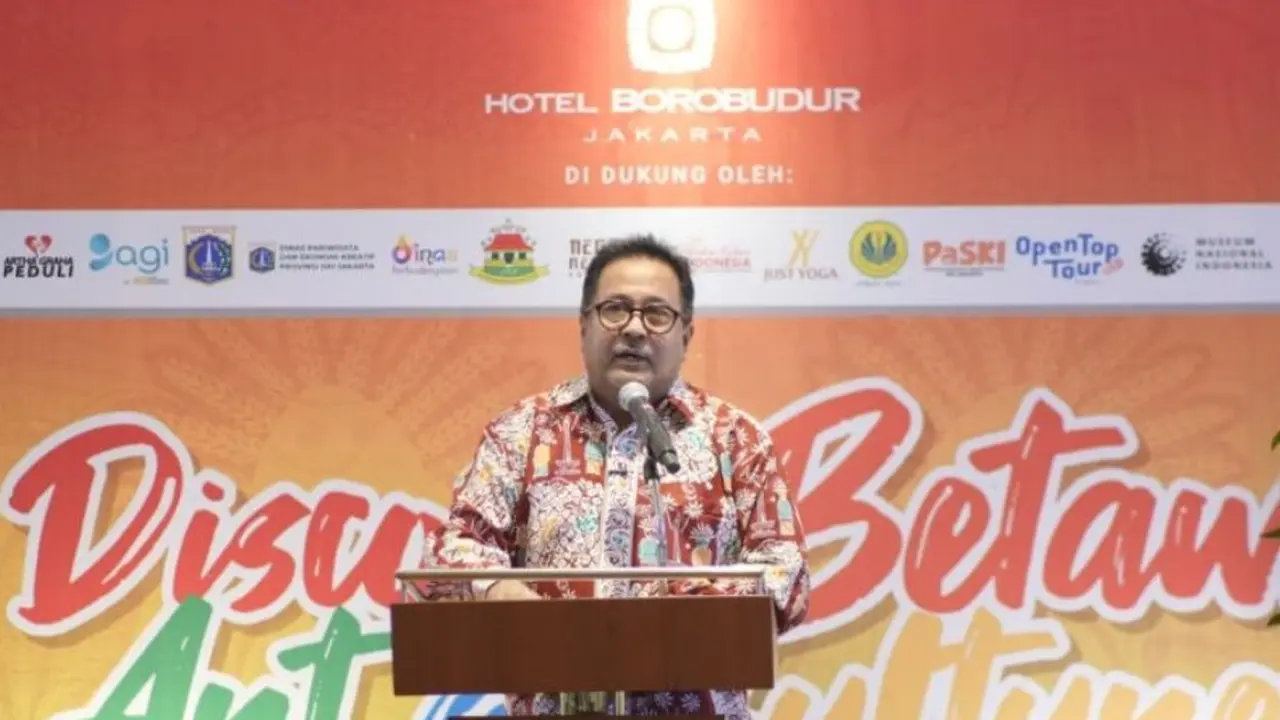 Wakil Gubernur DKI Jakarta Rano Karno memberikan sambutan saat membuka Discover Betawi Art & Culture di Hotel Borobudur, Sawah Besar, Jakarta Pusat, Jumat 19 Juni 2026.