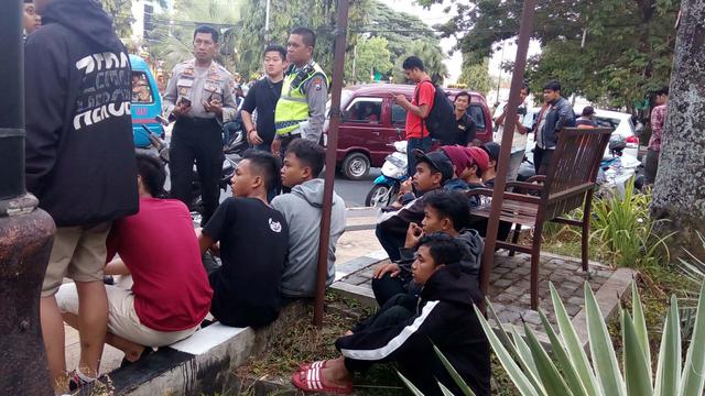Pelajar di Malang Gagal Demo Karena Kena Razia Polisi
