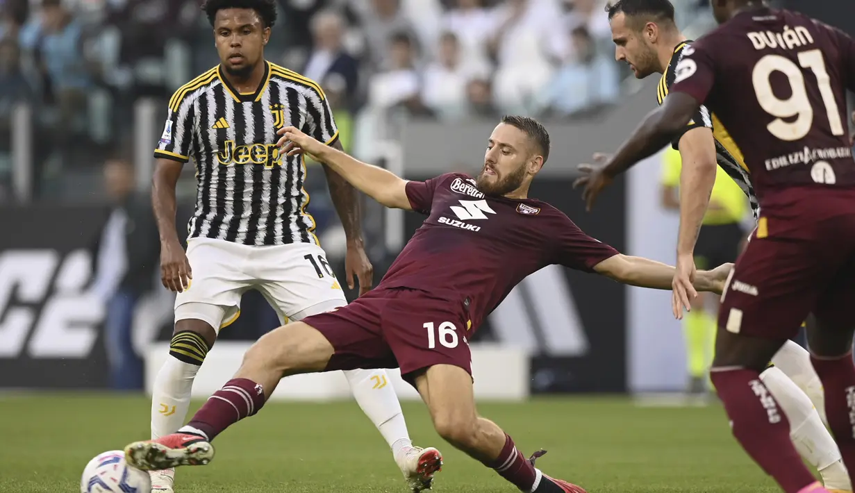 Berkat kemenangan ini, Juventus naik ke peringkat tiga klasemen sementara Serie A 2023/2024 dengan raihan 17 poin.  (Fabio Ferrari/LaPresse via AP)