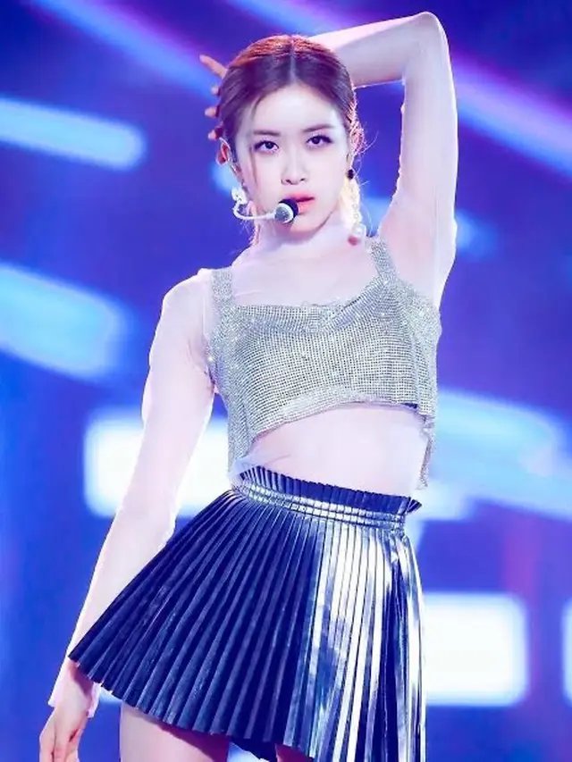 Tampilan Rose BLACKPINK/dok. Pinterest