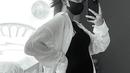 Baru diunggah Januari 2023, ini adalah foto Adinda Azani saat pamer baby bump bulan Oktober 2022. Gelar acara tasyakuran 4 bulan November 2022, berarti pada Oktober 2022 kehamilan Adinda baru menginjak 3 bulan. Kini telah 2 bulan berlalu setelah tasyakuran 4 bulanan digelar, usia kandungan Adinda kini menginjak 6 bulan dan akan segera masuk bulan ketujuh. Segera jadi ibu, doa dari warganet dan rekan artis pun ramai dibubuhkan di kolom komen unggahan Adinda. (Liputan6.com/IG/@dindazani)