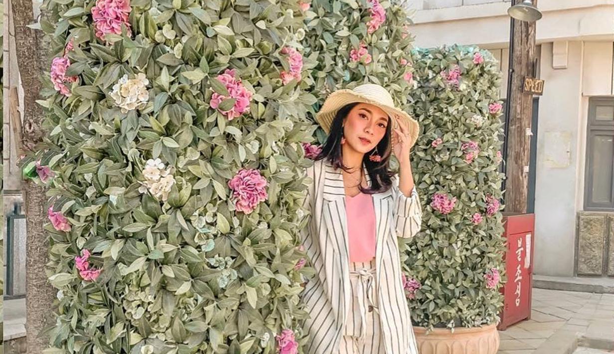 FOTO: Gaya Dinda Kirana saat Pakai Topi, Curi Perhatian ...