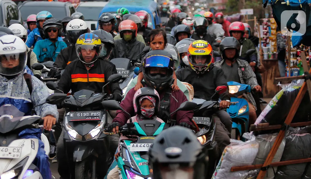 Puncak arus mudik Lebaran Idul Fitri 2023 terjadi pada hari ini. (Liputan6.com/Angga Yuniar)