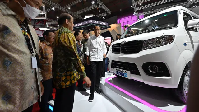 Jokowi Buka IIMS 2023, Mobil Listrik Esemka Bima EV Curi Perhatian