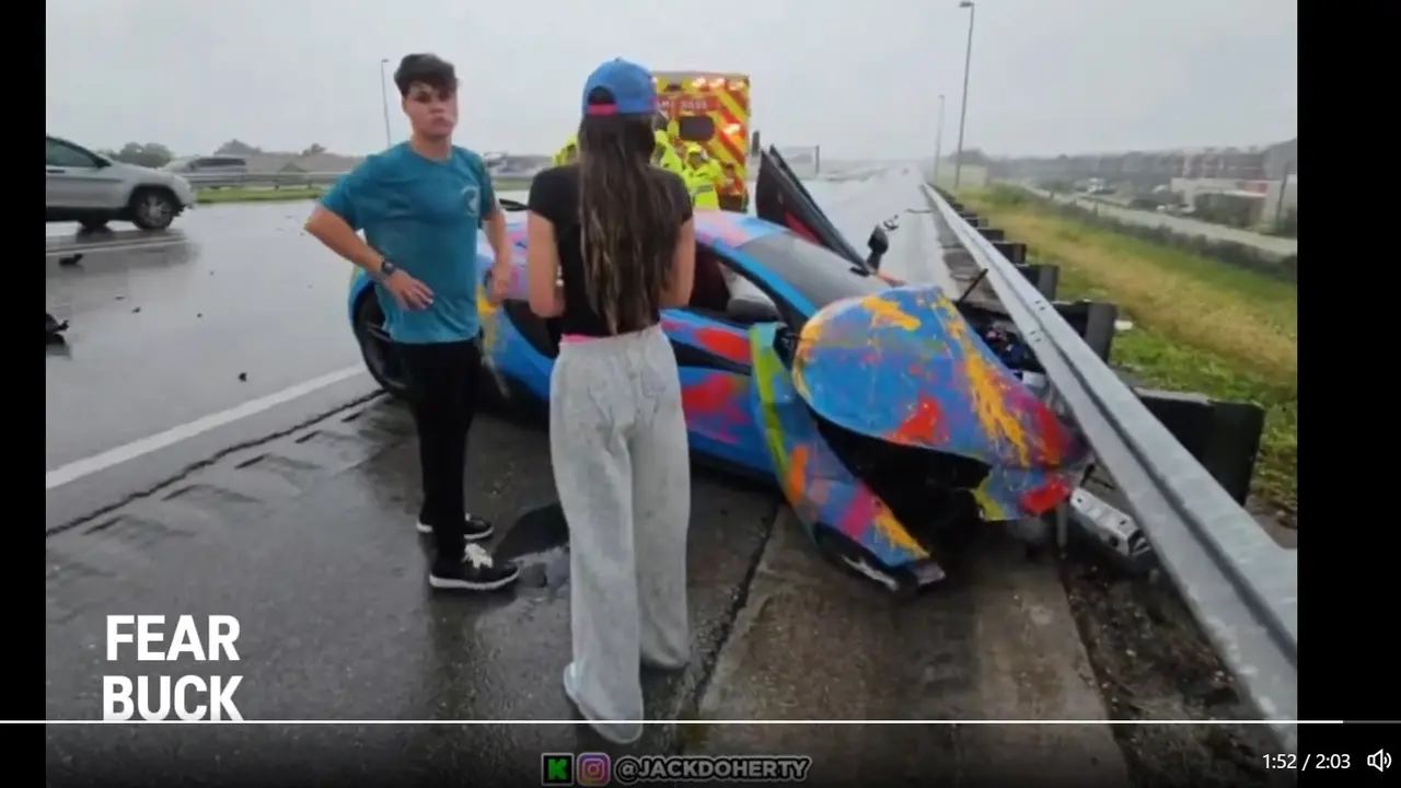 Youtuber muda asal Irlandia, Jack Doherty kecelakaan di jalan tol mengendarai mobil mewahnya McLaren