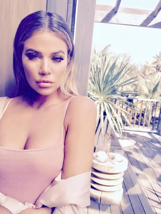 Mengenai rumor tersebut, Khloe pun langsung angkat bicara lewat Twitternya. (instagram/khloekardashian)