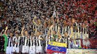 Juventus menjadi juara Coppa Italia 2016-2017 setelah menang 2-0 atas Lazio pada final di Olimpico, Roma, Rabu (17/5/2017). (AFP/Andreas Solaro)