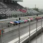 Cuaca di Sirkuit Suzuka tergolong ekstrim, tapi hal itu tak memengaruhi animo penonton (Foto: Achmad Yani Yustiawan/Liputan6.com)