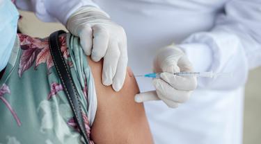 Kementerian Kesehatan RI: Gencarkan Program Vaksinasi Covid-19 Bagi WNA