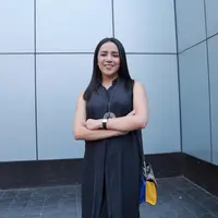 Angel pun mengatakan jika dirinya memang berhubungan baik dengan Adri yang menurutnya sangat pekerja keras, rendah hati dan orang yang memiliki kepedulian besar. (Galih W. Satria/Bintang.com)