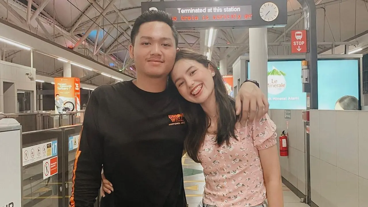 Sarah Menzel dan Azriel Hermansyah