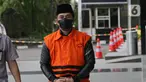 Bupati (nonaktif) Penajam Paser Utara (PPU) Abdul Gafur Mas'ud bersiap menjalani sidang lanjutan yang digelar secara daring di Gedung Merah Putih KPK, Jakarta, Kamis (4/8/2022). Sebelumnya, JPU KPK mendakwa Abdul Gafur Mas'ud menerima suap Rp 5,7 miliar terkait proyek dan perizinan di Pemerintah Kabupaten PPU. (Liputan6.com/Helmi Fithriansyah)