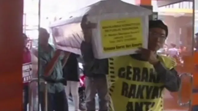 Akil Mochtar Ditangkap, MK Dihadiahi Peti Mati 17 Kg