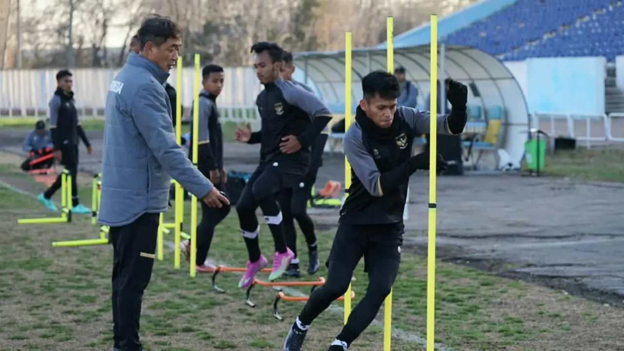 Latihan Timnas Indonesia U-20 di Uzbekistan untuk Piala Asia U-20 2023.