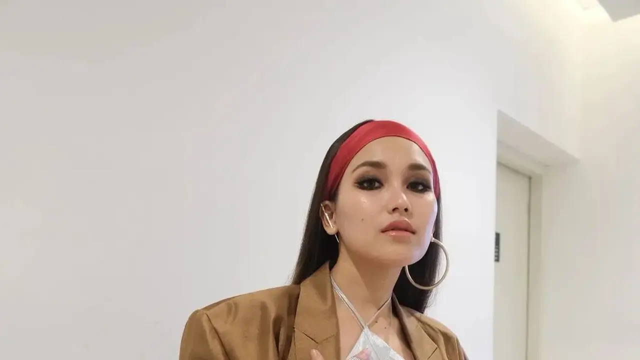 7 Potret Ayu Ting Ting Disebut Bak Idol K-Pop Ini Jadi Sorotan