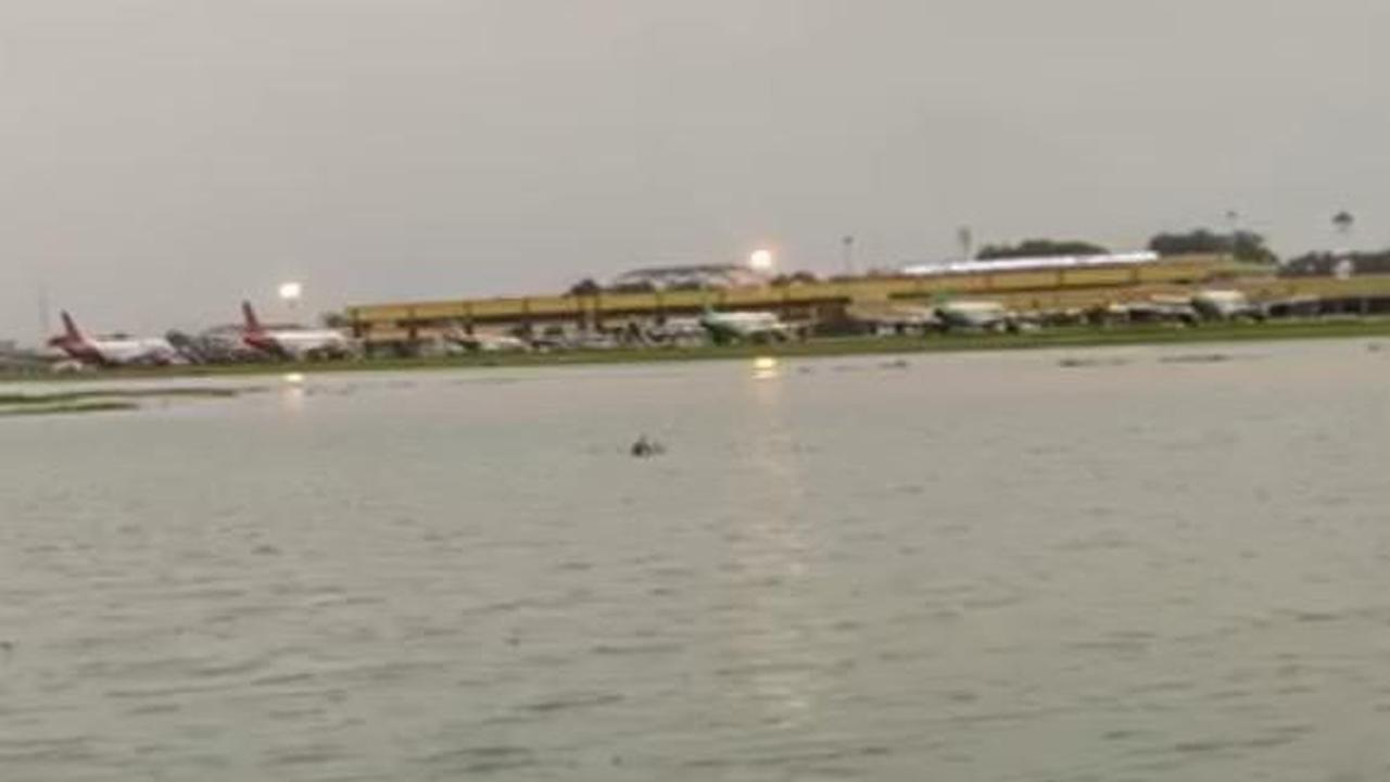 Banjir di Bandara Halim Perdanakusuma. Foto: istimewa dari berbagai sumber