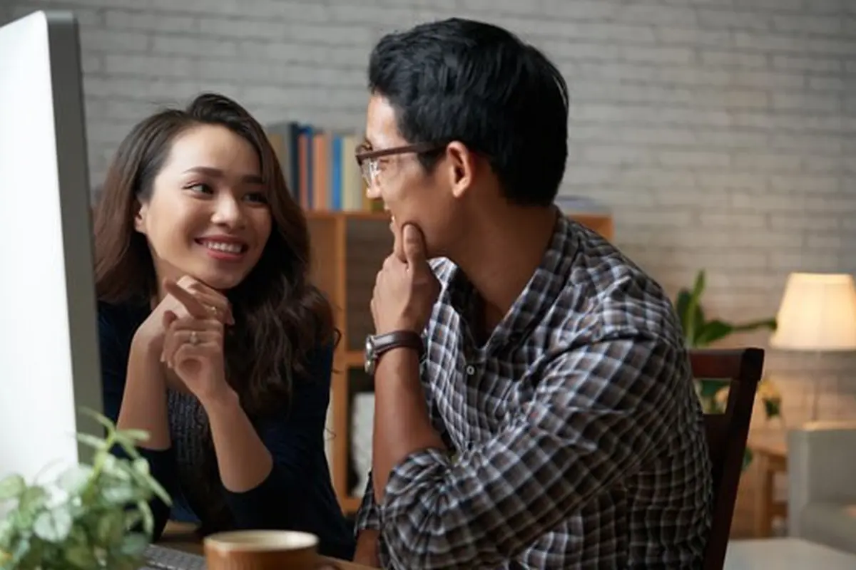 ilustrasi Pacar, pasangan, bahagia, dekat, LDR
