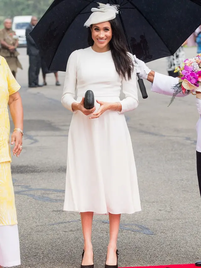 Selalu Modis, Ini Inspirasi Gaya Hamil Meghan Markle